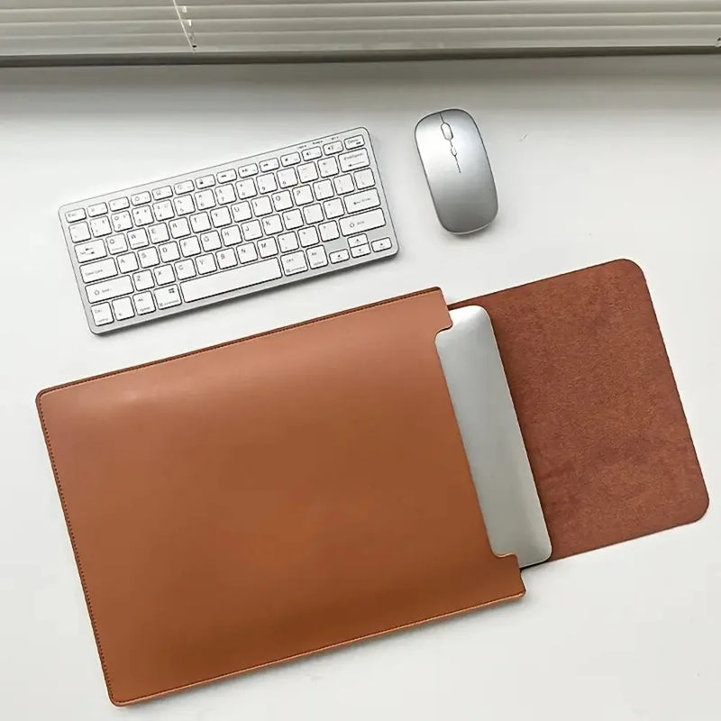 Manșon elegant din piele pentru laptop - mai multe variante
