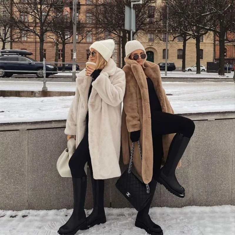 Haina de iarnă de designer pentru femei - mai multe variante