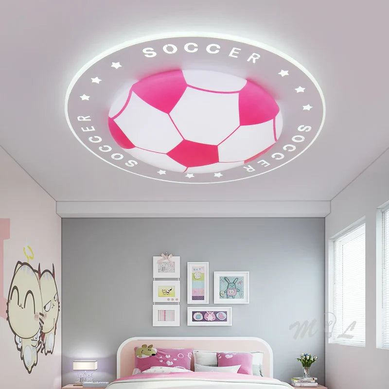 Design plafon lampă fotbal - mai multe variante
