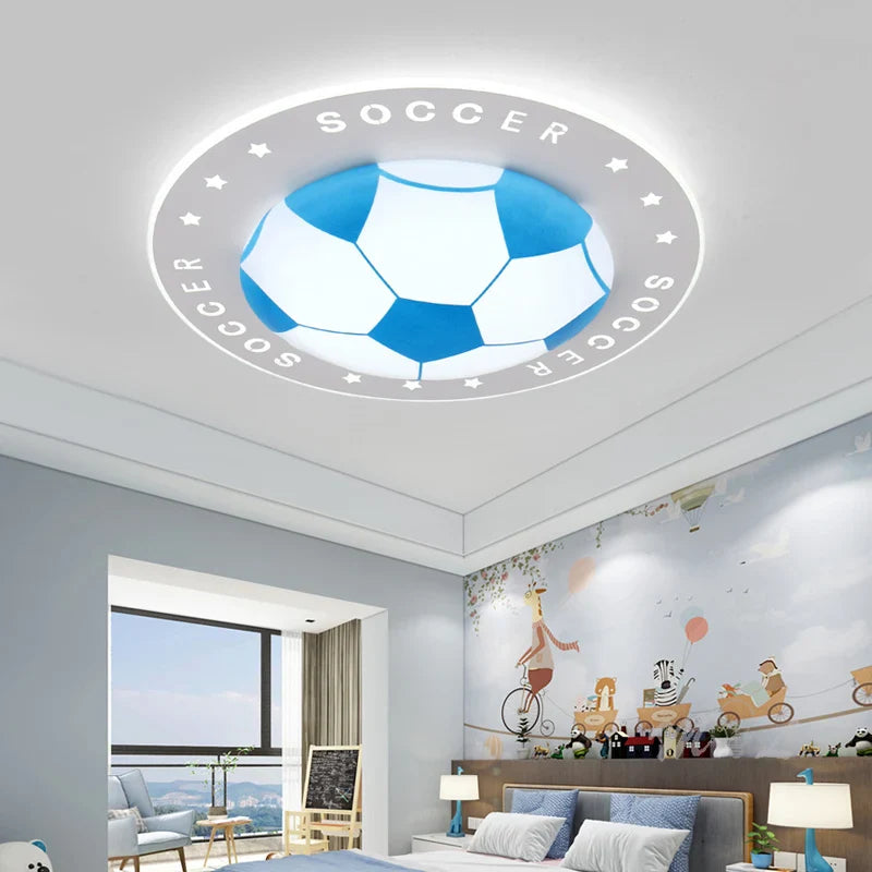 Design plafon lampă fotbal - mai multe variante