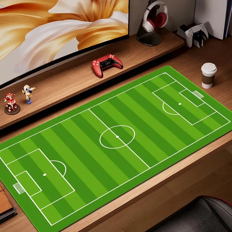 Tastatură și mouse pad - teren de fotbal