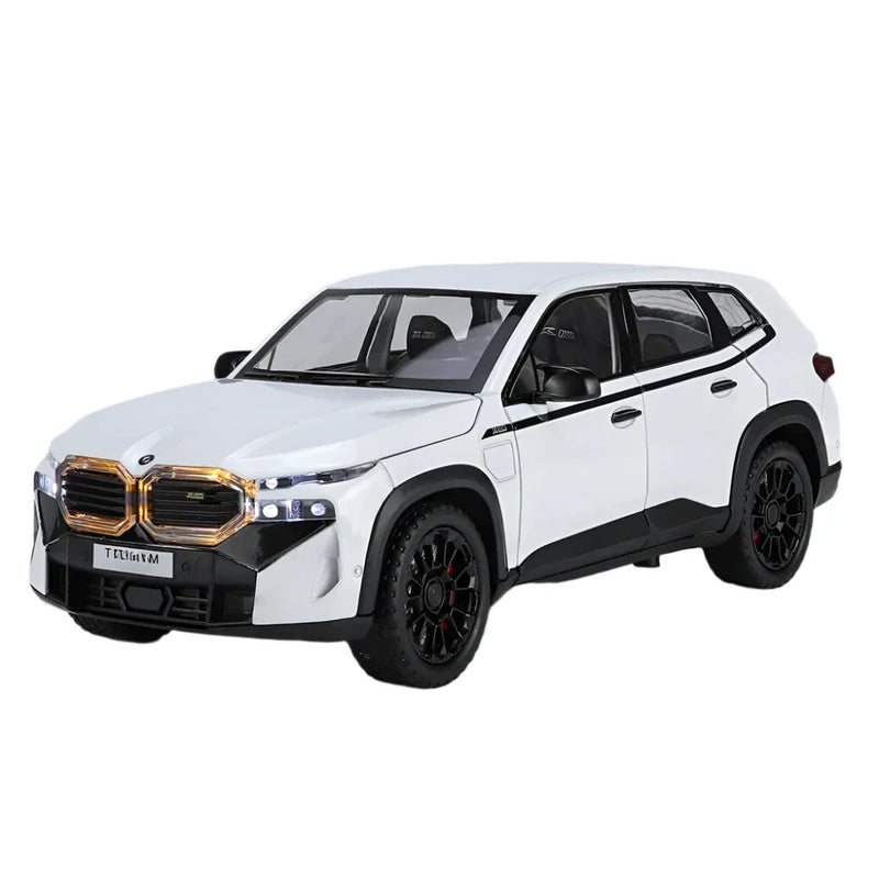 Model mare de BMW XM 1:24 - mai multe variante