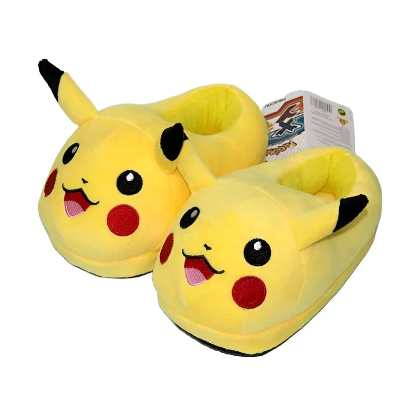 Papuci izolați Pikachu - mai multe variante