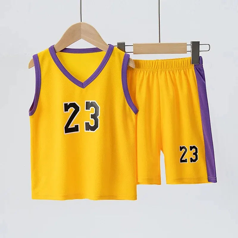Tricou de baschet pentru copii și pantaloni scurți - mai multe variante