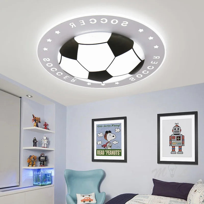 Design plafon lampă fotbal - mai multe variante