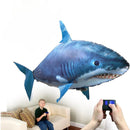 Model uriaș de rechin zburător teleghidat