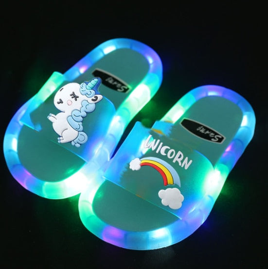 Papuci luminoși pentru copii - mai multe variante