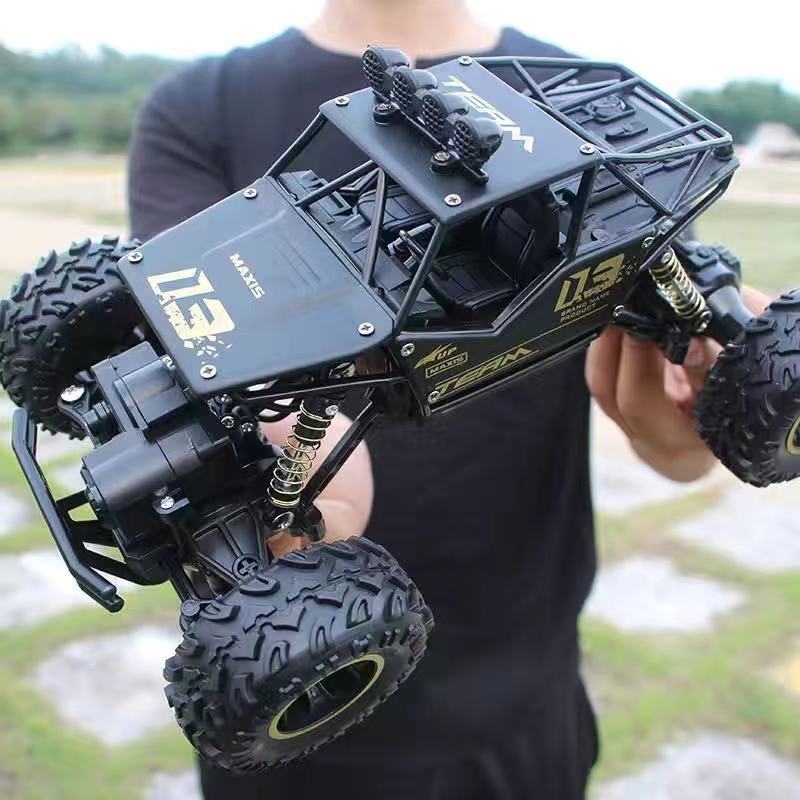 Mașină off-road cu telecomandă- mai multe variante